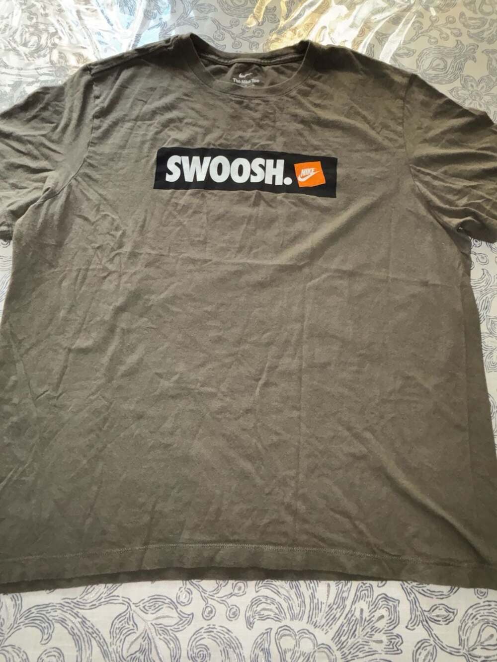 Nike Swoosh T-Shirt Size XL Khaki Green Bumper Box Logo Graphic Tee